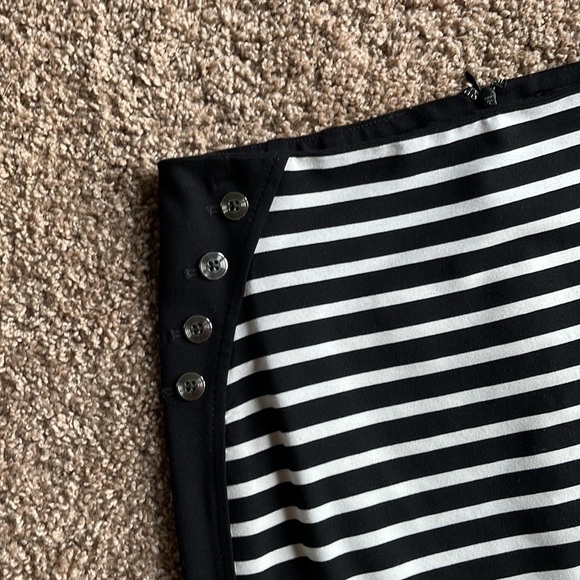 - WHBM Straight Skirt - Size 8 - Picture 9 of 14